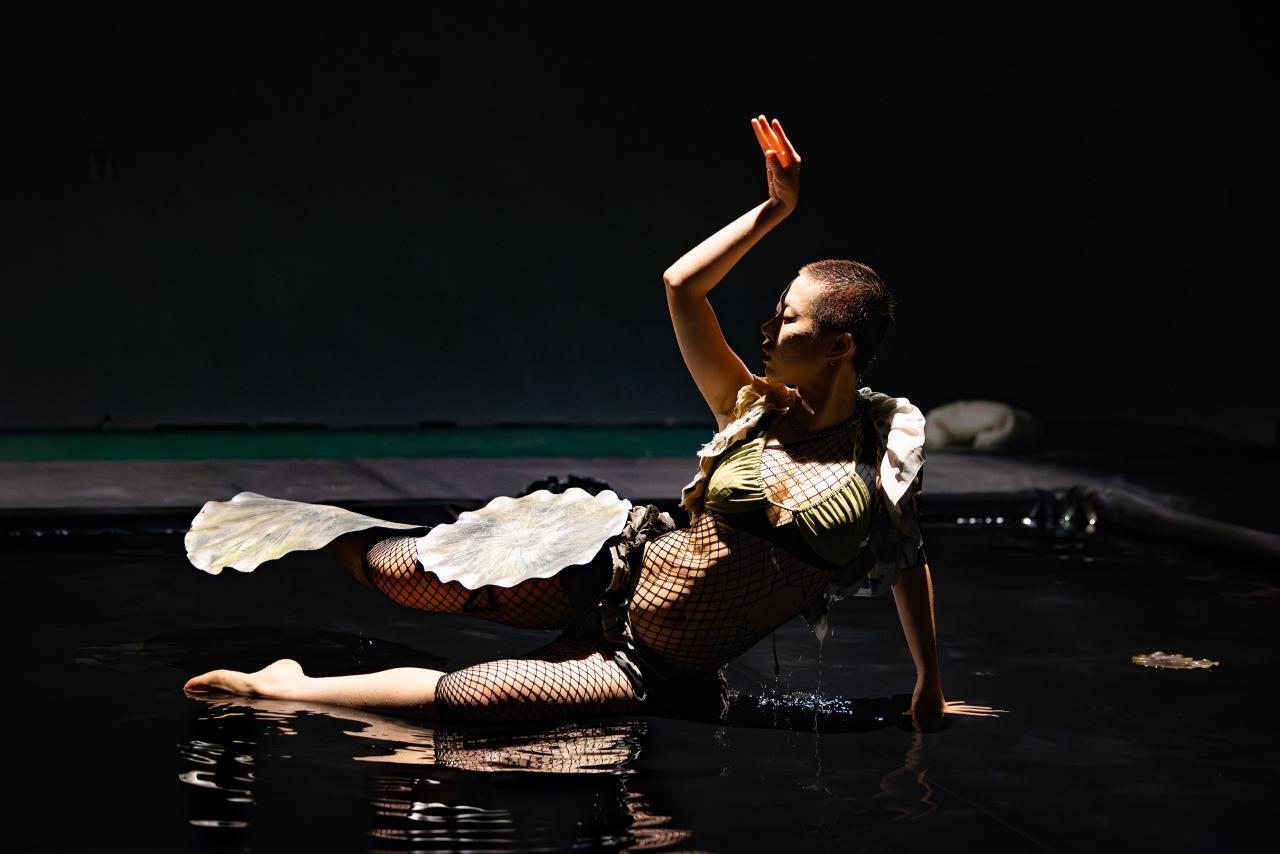 Double Bill: Children of Zeus X Daughters